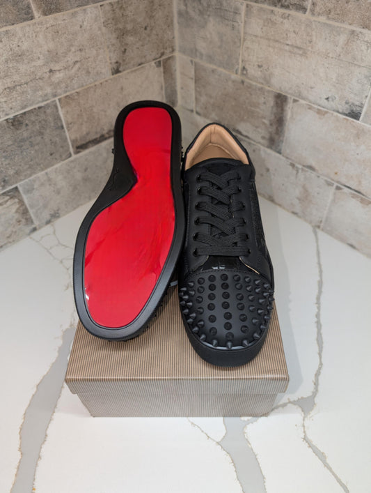 BLACK GRAPHIC SPIKE SHOE SUELA ROJA