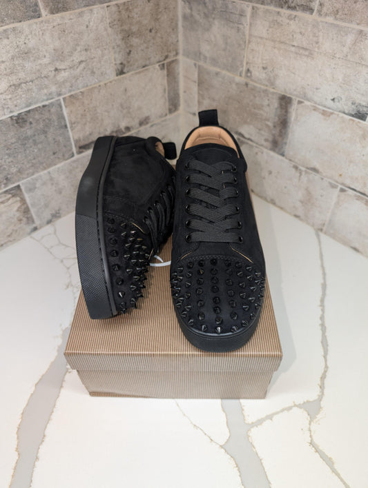 BLACK GRAPHIC SPIKE SHOE SUELA ROJA
